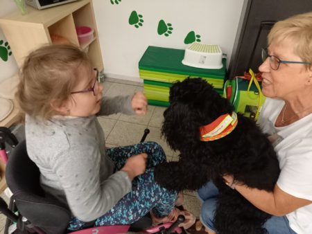 Besuchshund und Therapiehund in der Ergotherapie Magdeburg
